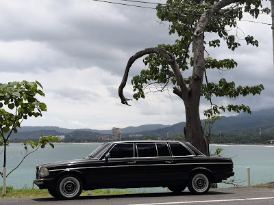 JACO-BEACH-COSTA-RICA-MERCEDES-W123-LIMOUSINE.jpg