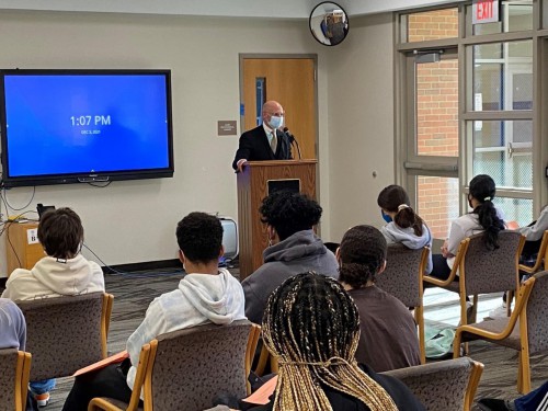 ABINGTON-HIGH-SCHOOL-NATIONAL-HONORS-SOCIETY-KEYNOTE-SPEAKER-RICHARD-BLANK.jpg