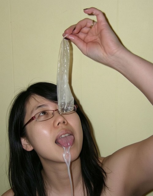 vanessa-the-condom-dump-02.jpg
